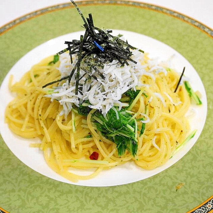 和風なシンプルパスタ しらすと水菜のペペロンチーノ レシピ 作り方 By Oppeke22 楽天レシピ 和風なシンプルパスタ しらすと水菜のペペロンチーノ レシピ 作り方 By Oppeke22 楽天レシピ